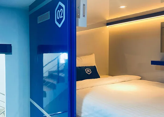 カプセルホテル Rosalyne Sleepbox Denpasar Bali *