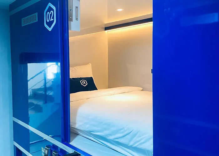 Rosalyne Sleepbox Denpasar Bali *