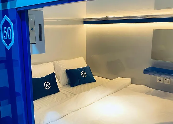 Rosalyne Sleepbox Denpasar Bali