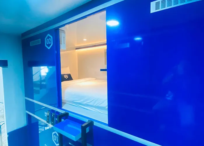 Rosalyne Sleepbox Denpasar Bali *
